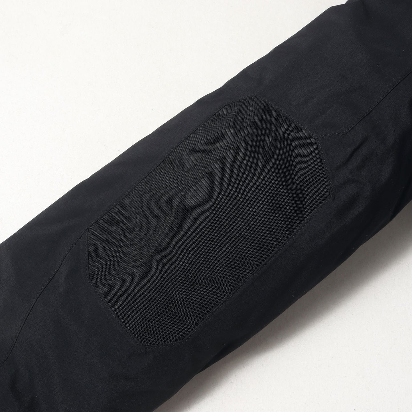 BLK ゴアテックス フード付き ダウンジャケット(GORE-TEX PACLITE NYLON TAFFEA DOWNJACKET)