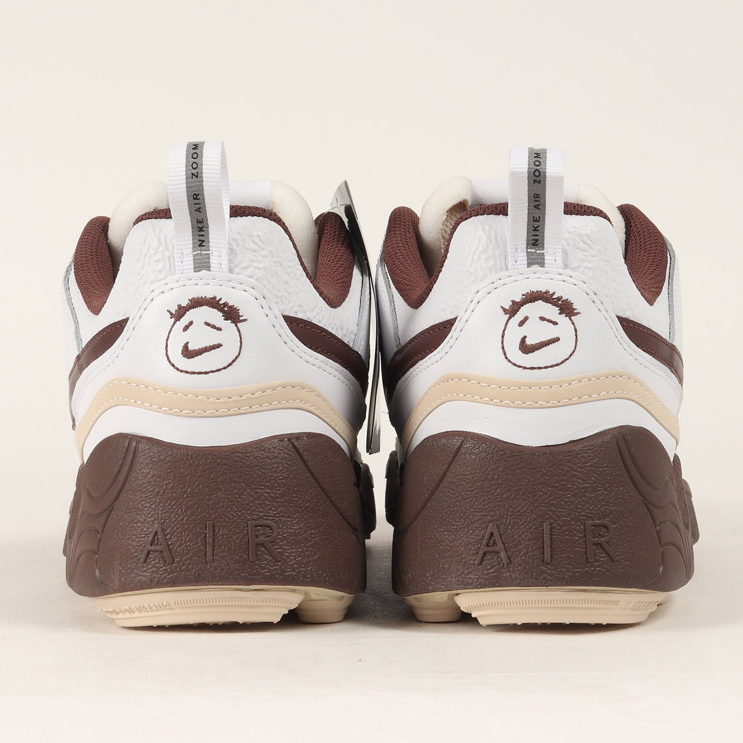 ×Travis Scott ZOOM FIELD JAXX WHITE & LIGHT CHOCOLATE (HQ3073-100)