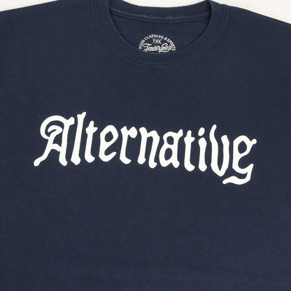 Alternativeロゴ クルーネック Tシャツ(T-TEE ALTERNATIVE)