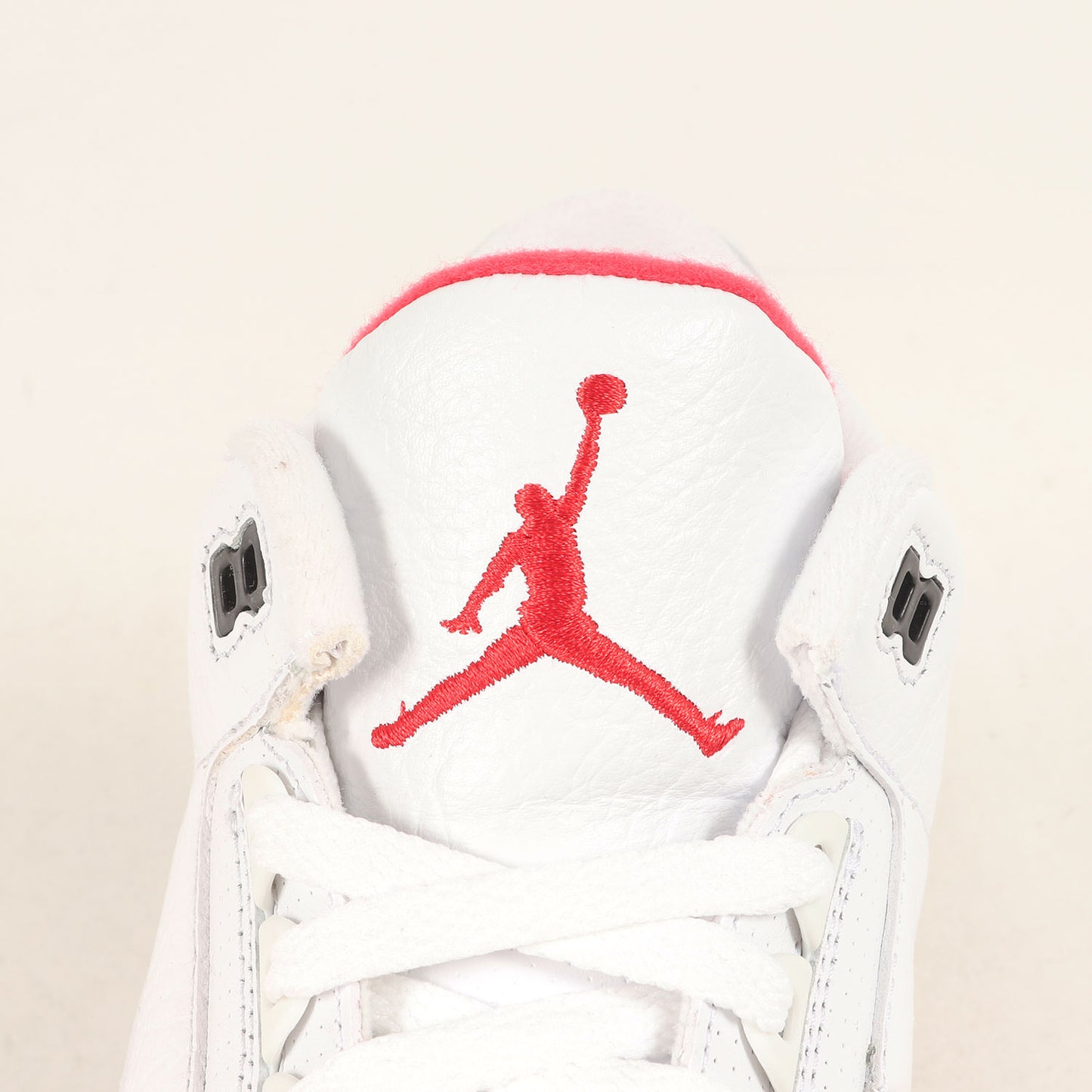 AIR JORDAN 3 RETRO WHITE CEMENT (136064-105)