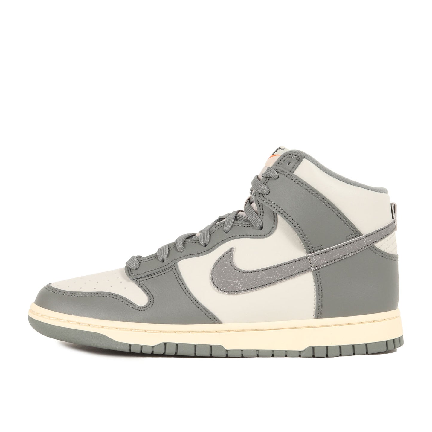 DUNK HI RETRO SE VNTG LIGHT BONE (DM0582-001)
