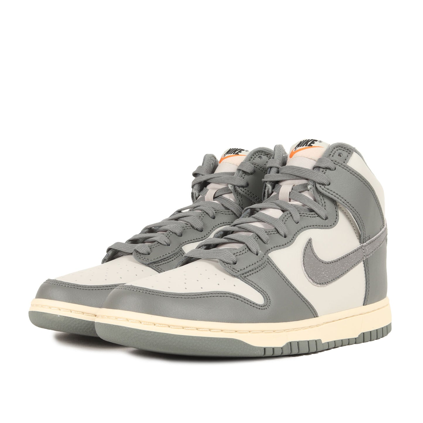 DUNK HI RETRO SE VNTG LIGHT BONE (DM0582-001)