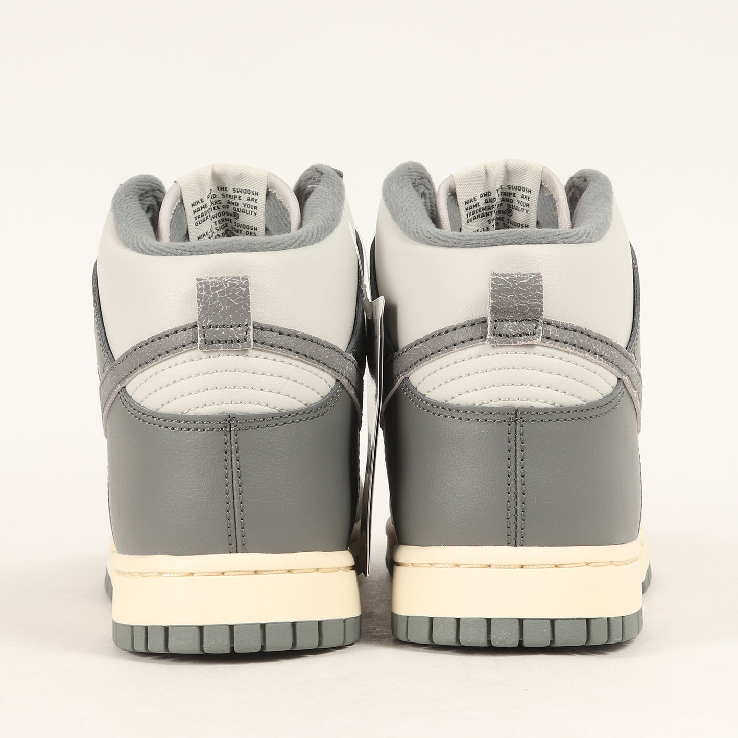 DUNK HI RETRO SE VNTG LIGHT BONE (DM0582-001)