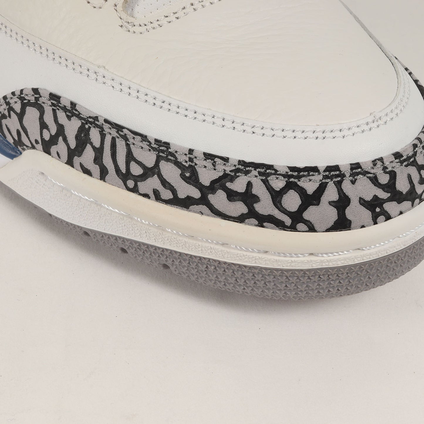 AIR JORDAN 3 RETRO TRUE BLUE (136064-141)