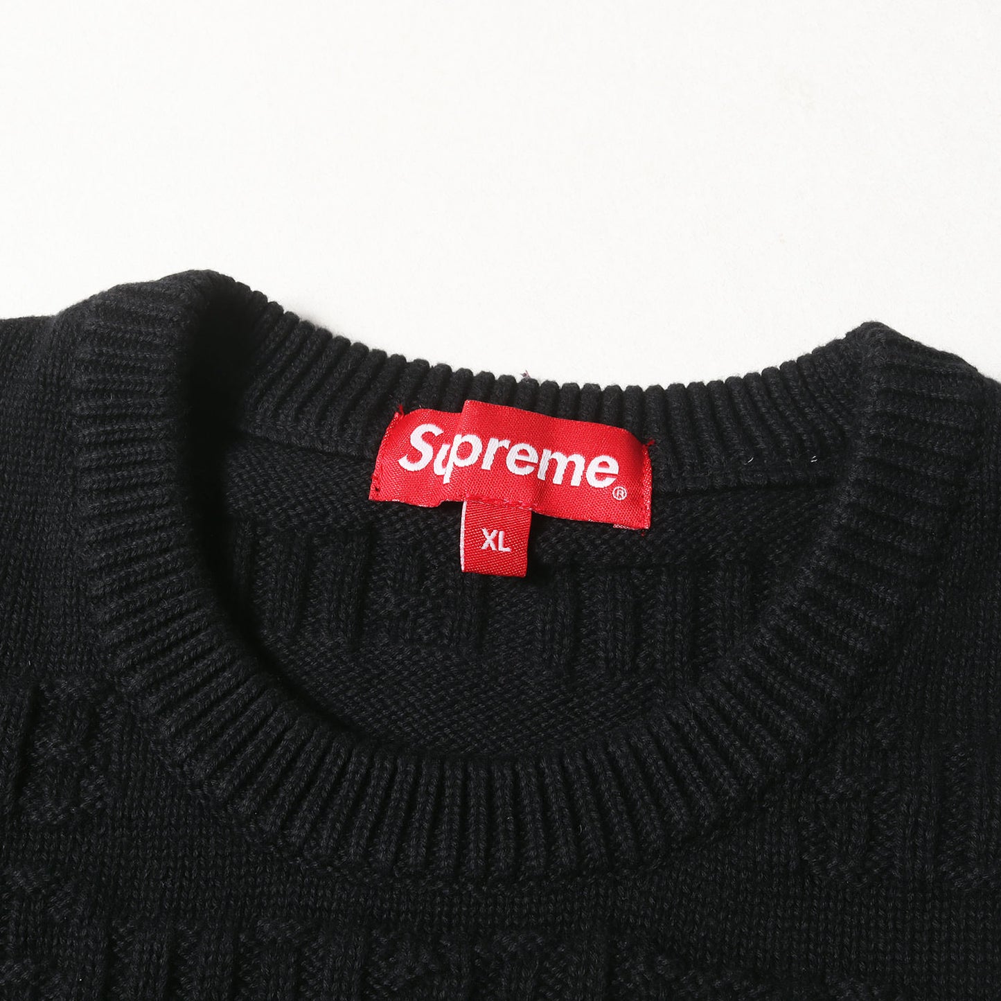 ジャガードロゴ柄 コットンニット セーター(Raised Logo Sweater)