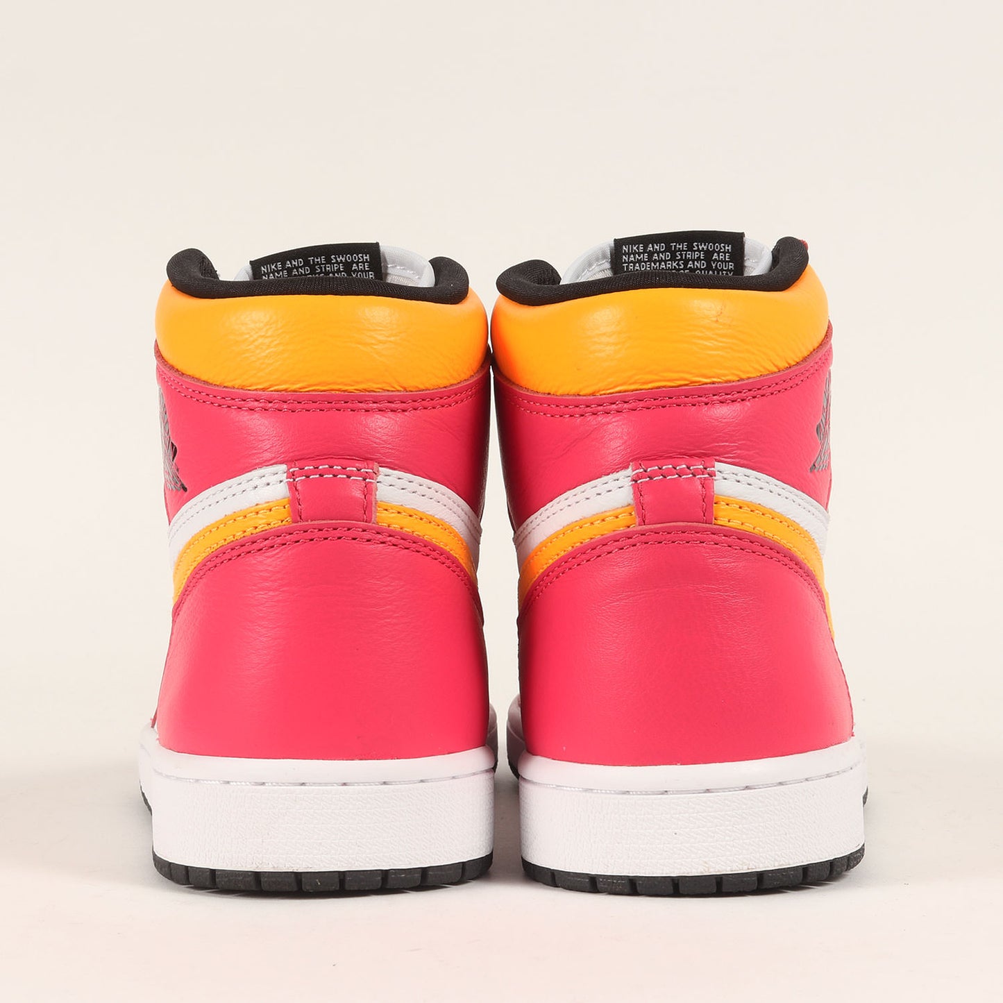 AIR JORDAN 1 RETRO HIGH OG LIGHT FUSION RED (555088-603)