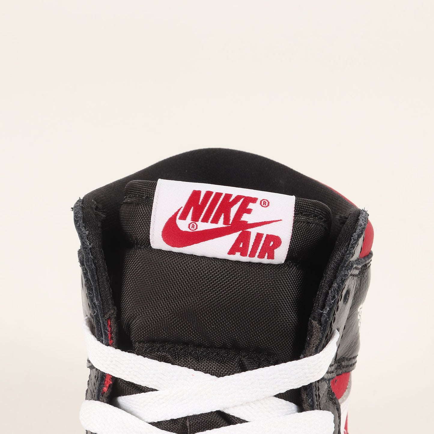 AIR JORDAN 1 RETRO HIGH OG GYM RED (555088-061)