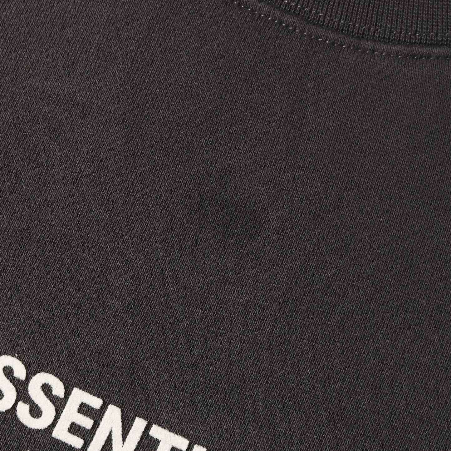 FOG ESSENTIALS フロッキープリント オーバーサイズ スウェット(Relaxed Crewneck)