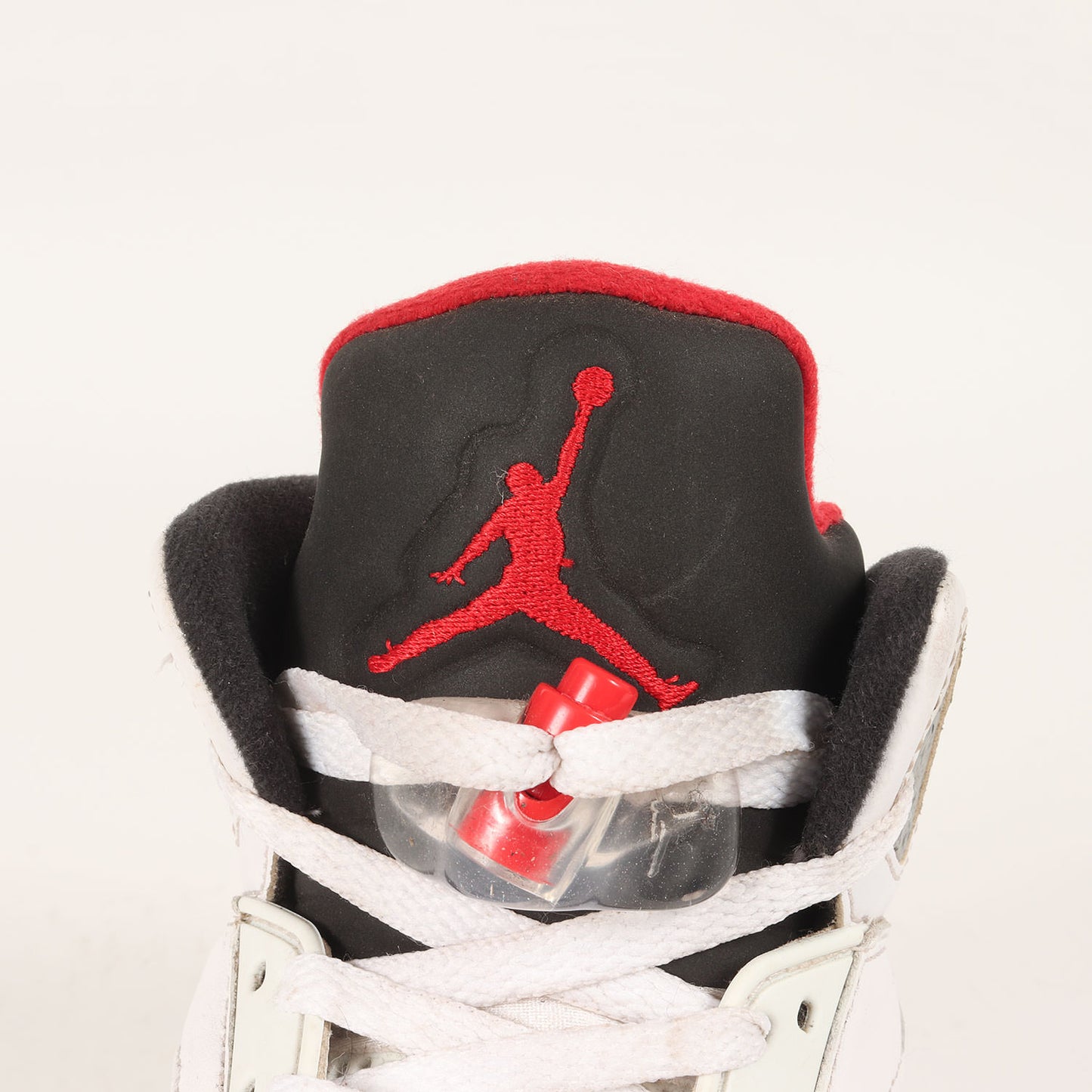 AIR JORDAN 5 RETRO WHITE CEMENT (136027-104)