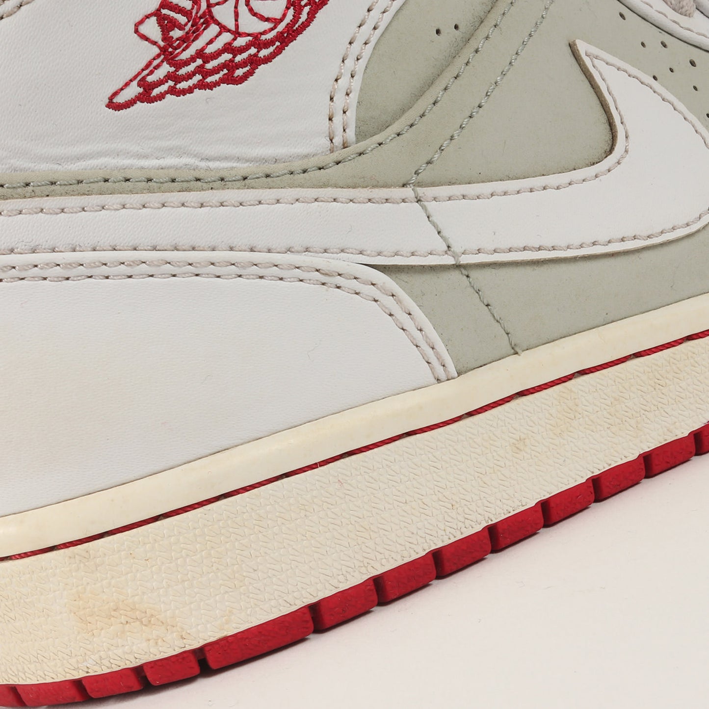 AIR JORDAN 1 MID WB HARE (719551-123)