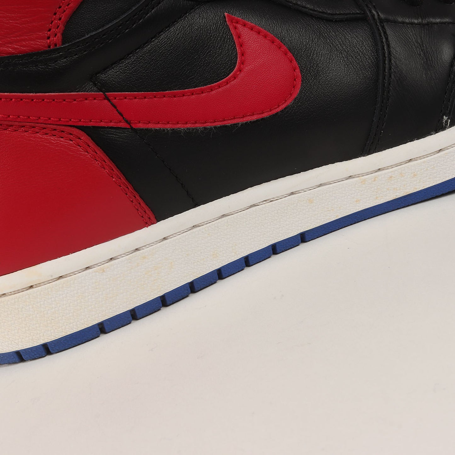 AIR JORDAN 1 RETRO HIGH OG TOP3 (555088-026)