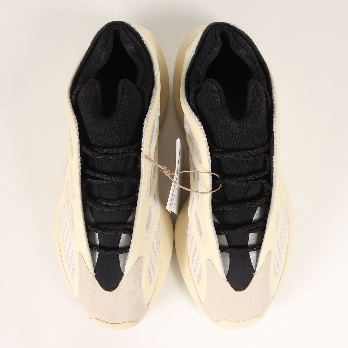 YEEZY 700 V3 AZAEL (FW4980)