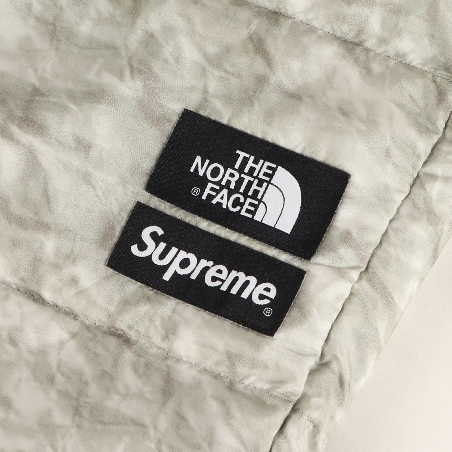 ×THE NORTH FACE ペーパープリント ヌプシ ダウンパンツ(Paper Print Nuptse Pant)