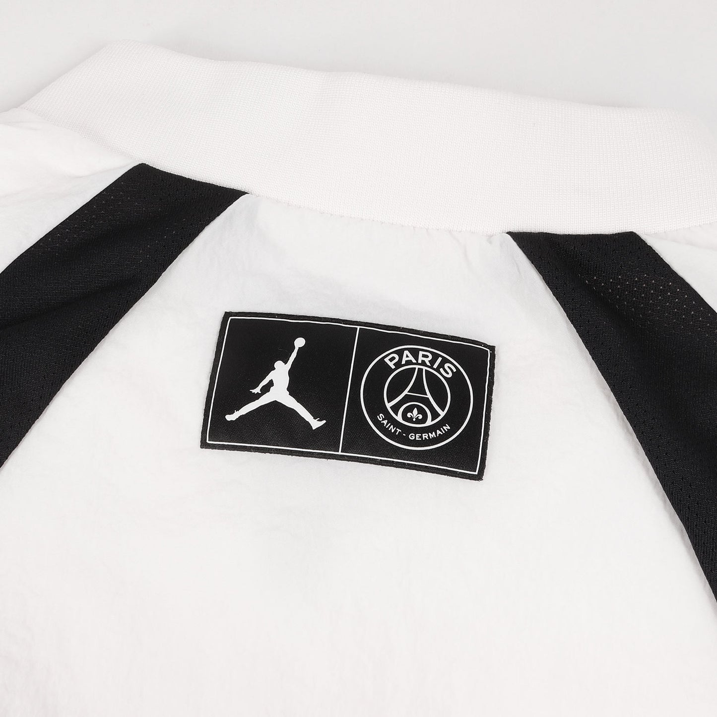 ×Paris Saint Germain JORDAN ナイロン トラックジャケット