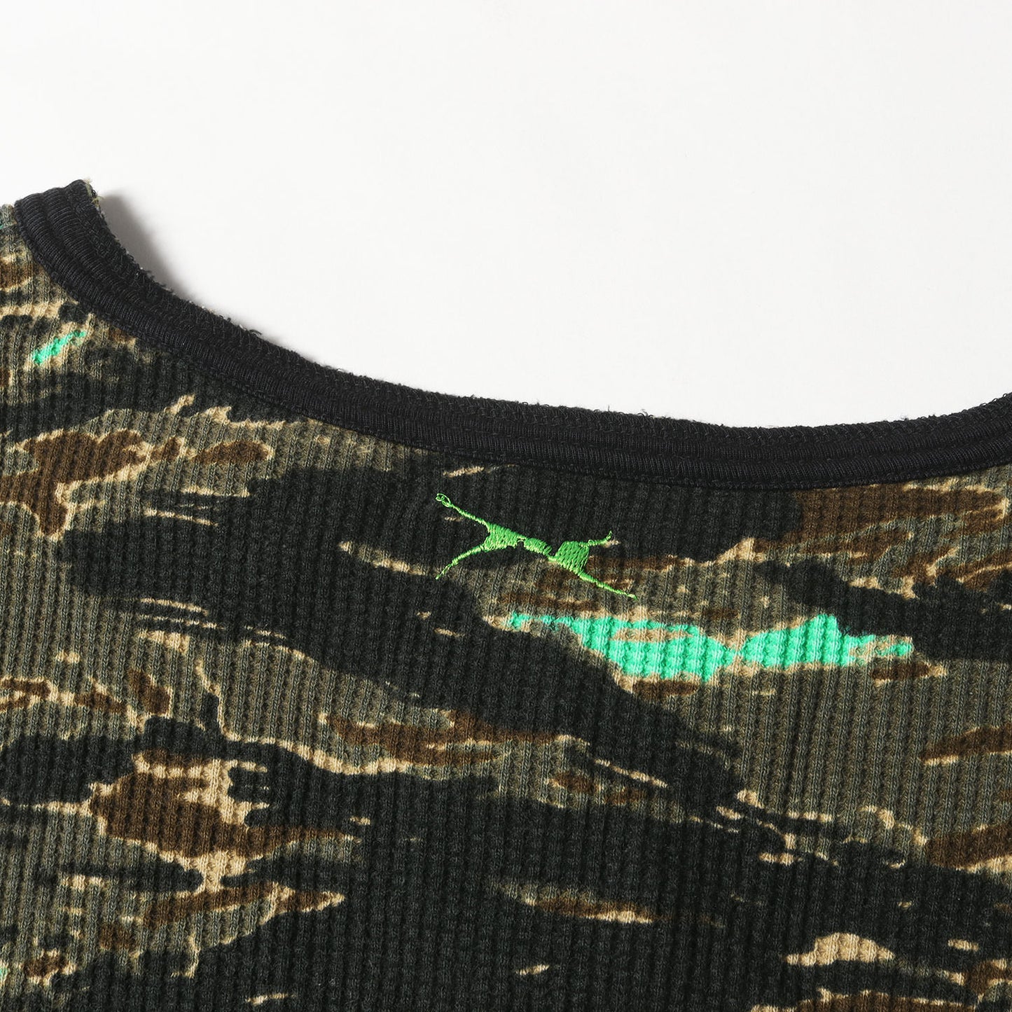 01SS INTER LOCKING PANELS期 タイガーカモ ヘンリーネック ロングスリーブ Tシャツ