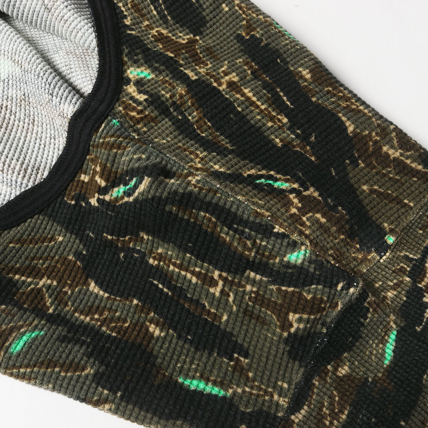 01SS INTER LOCKING PANELS期 タイガーカモ ヘンリーネック ロングスリーブ Tシャツ
