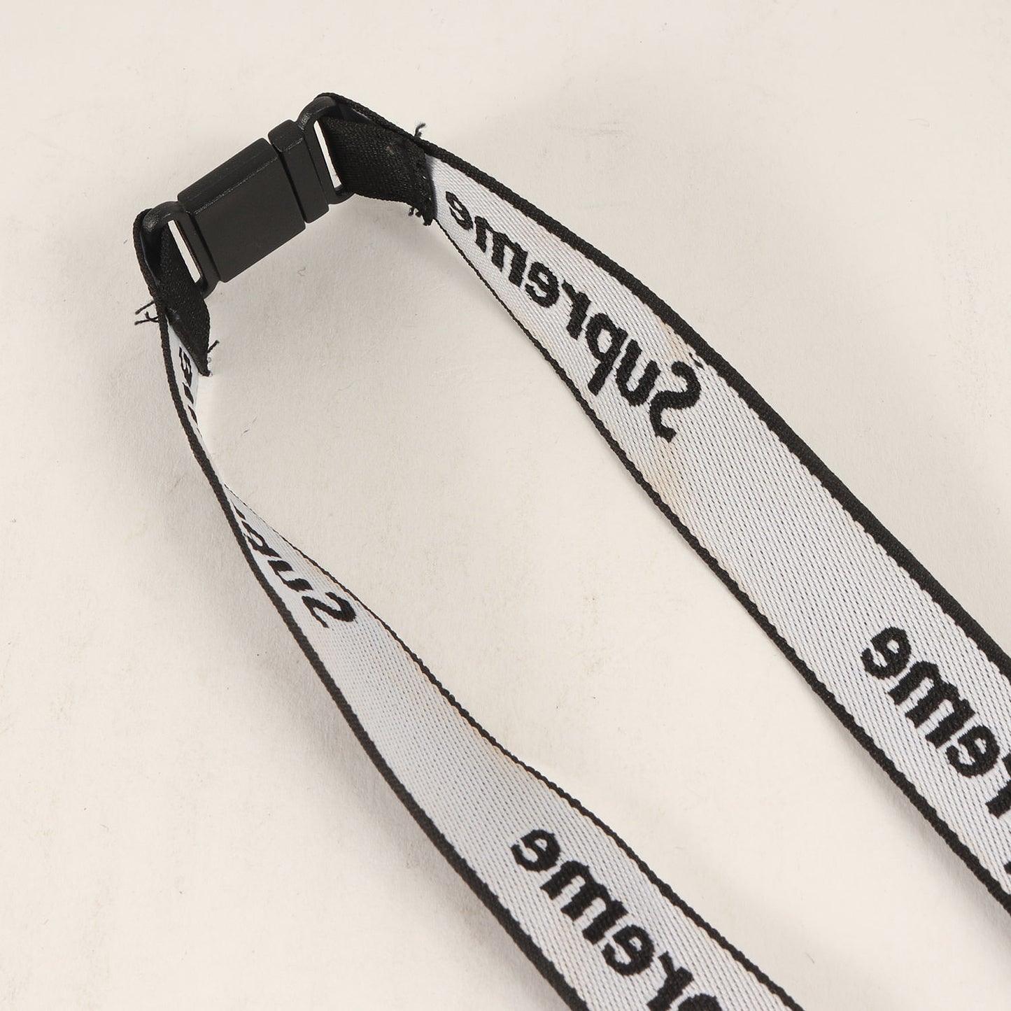 ボトルオープナー付き ランヤード(Bottle Opener Lanyard)