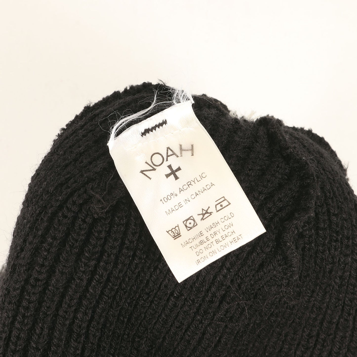 ロゴ刺繍 ボンボン ニットビーニー