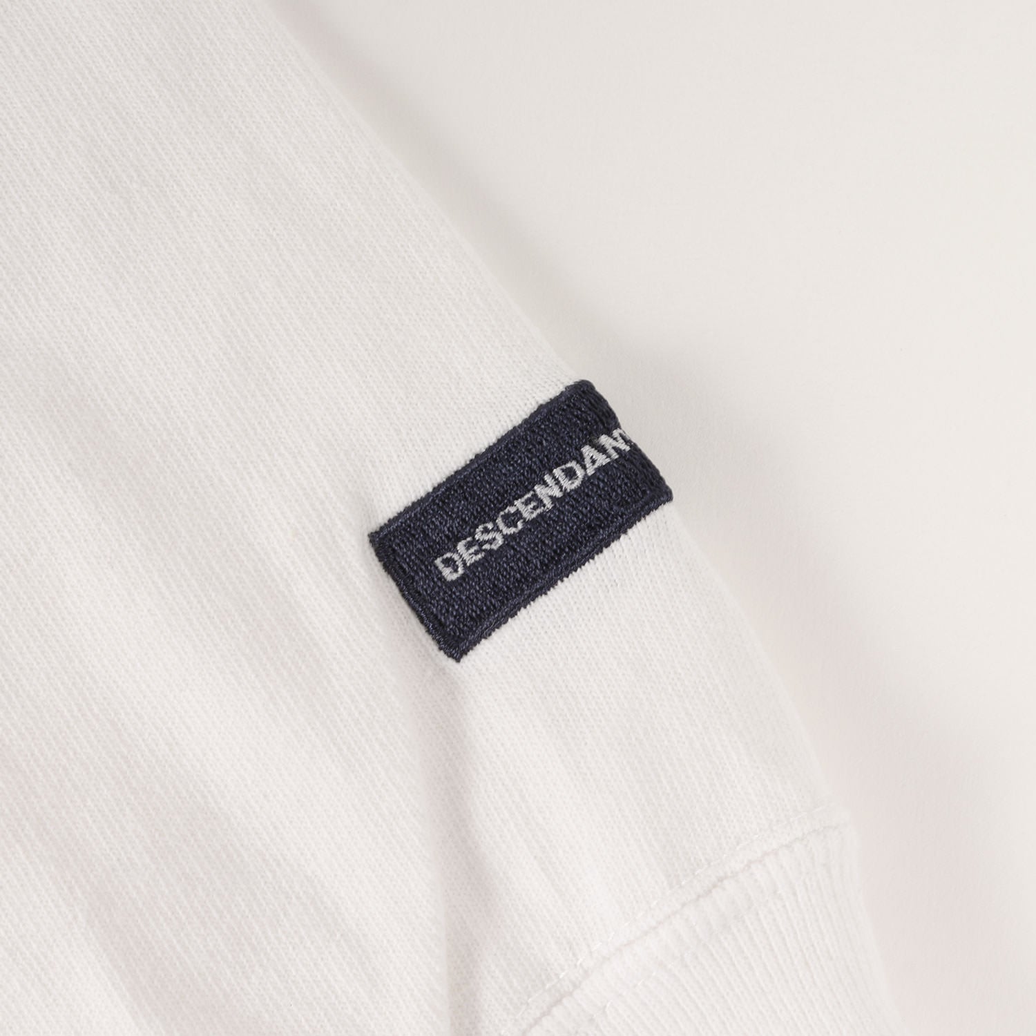 ls crazy angels naked'' DESCENDANT (ディセンダント) オーバーサイズ ヘビー ロングスリーブ Tシャツ(CETUS JERSEY LS) -  ブランド古着の通販・買取 | BEEGLE by Boo-Bee