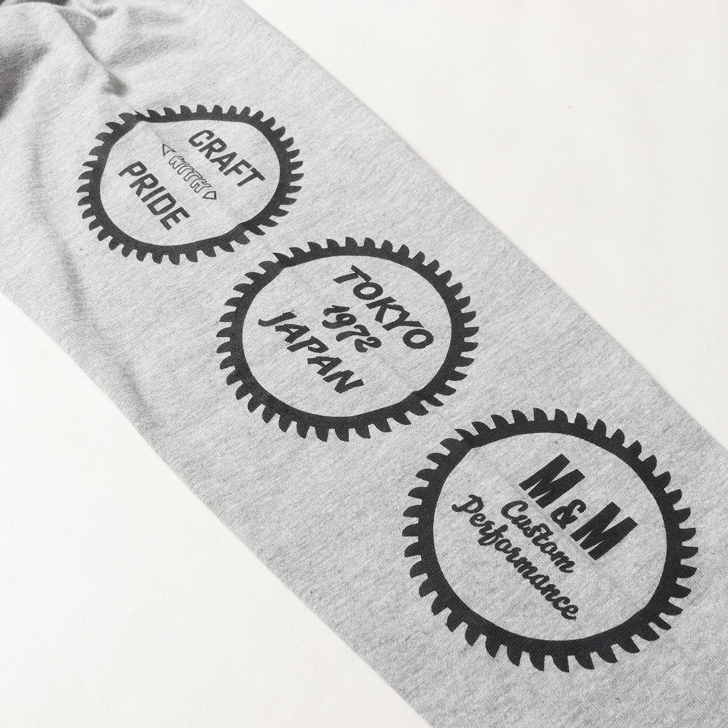 チップソー グラフィック ロングスリーブ Tシャツ