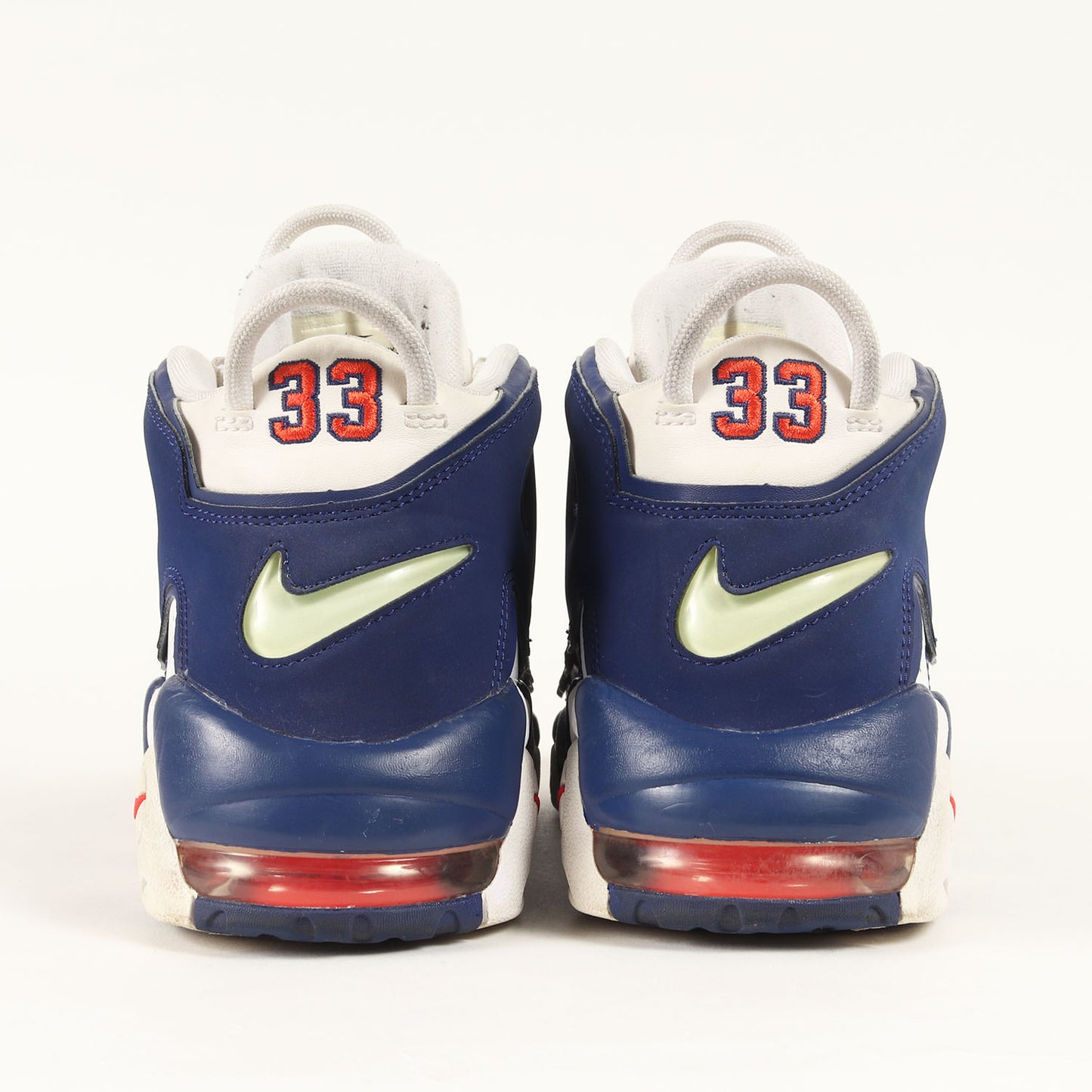 AIR MORE UPTEMPO 96 KNICKS (921948-101)