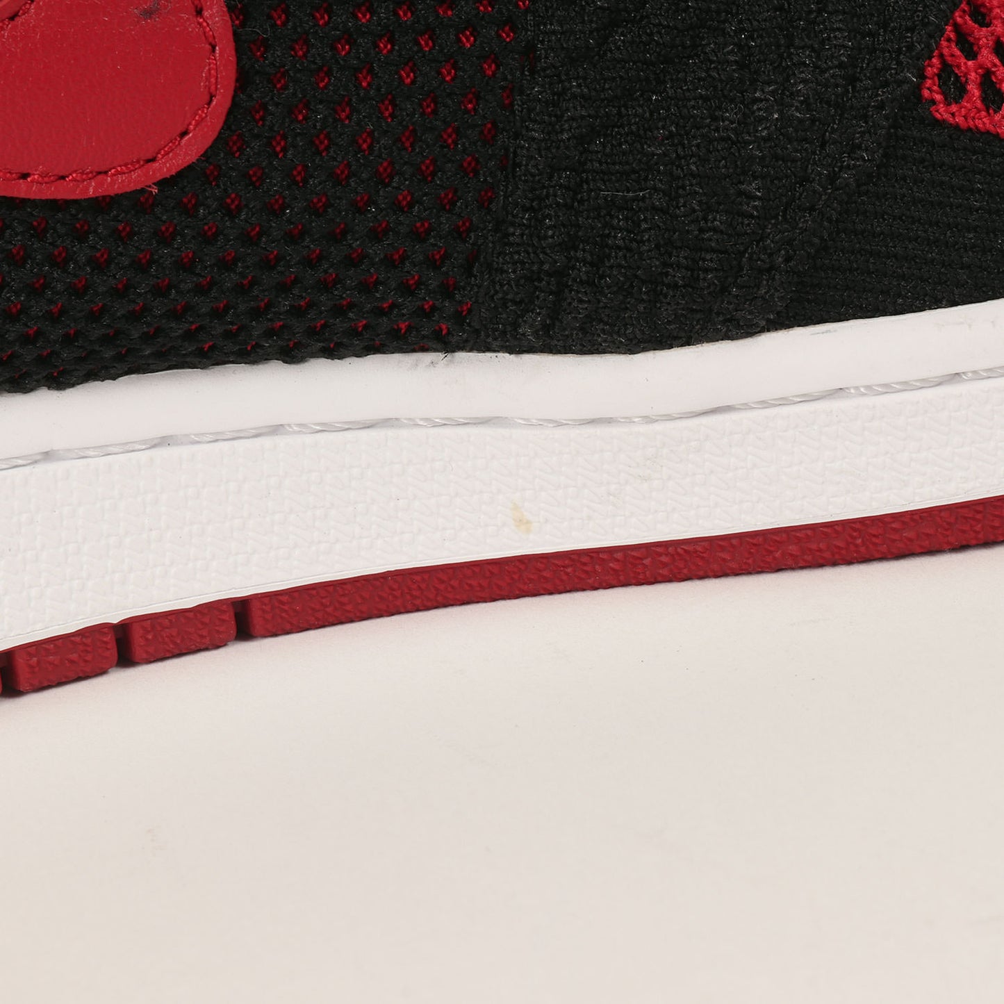 AIR JORDAN 1 RETRO HI FLYKNIT BRED (919704-001)