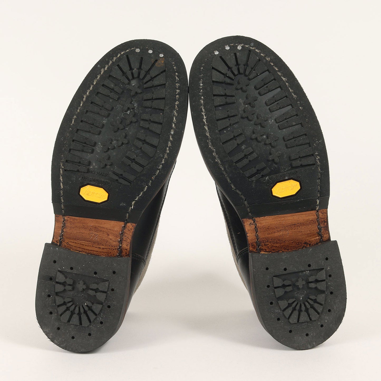 ビスマルク3 スウェード ブーツ(D214210 BISMARK 3 MLH)