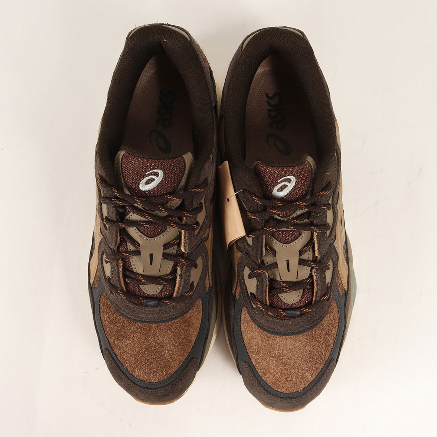 24AW GEL-NYC BROWN STORM (1203A477-200)