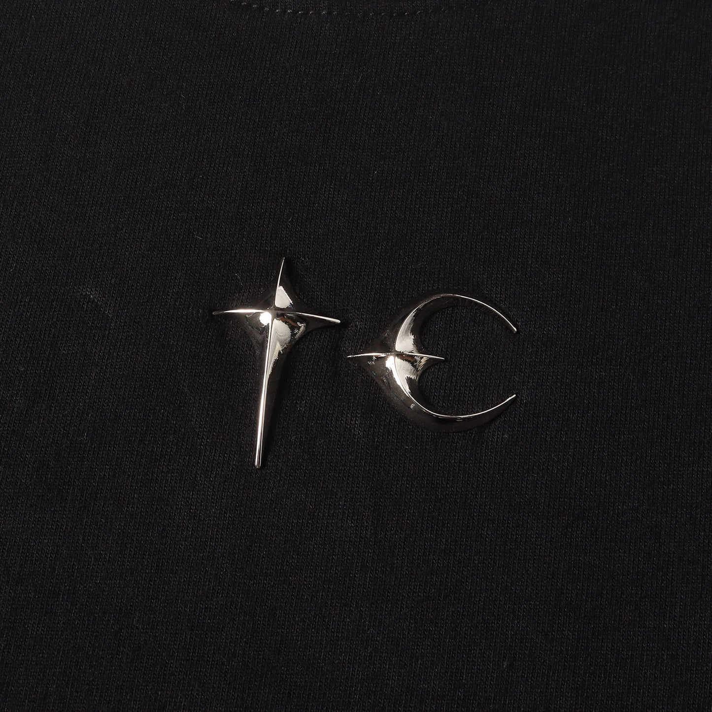 ロゴプレート付き クルーネック Tシャツ