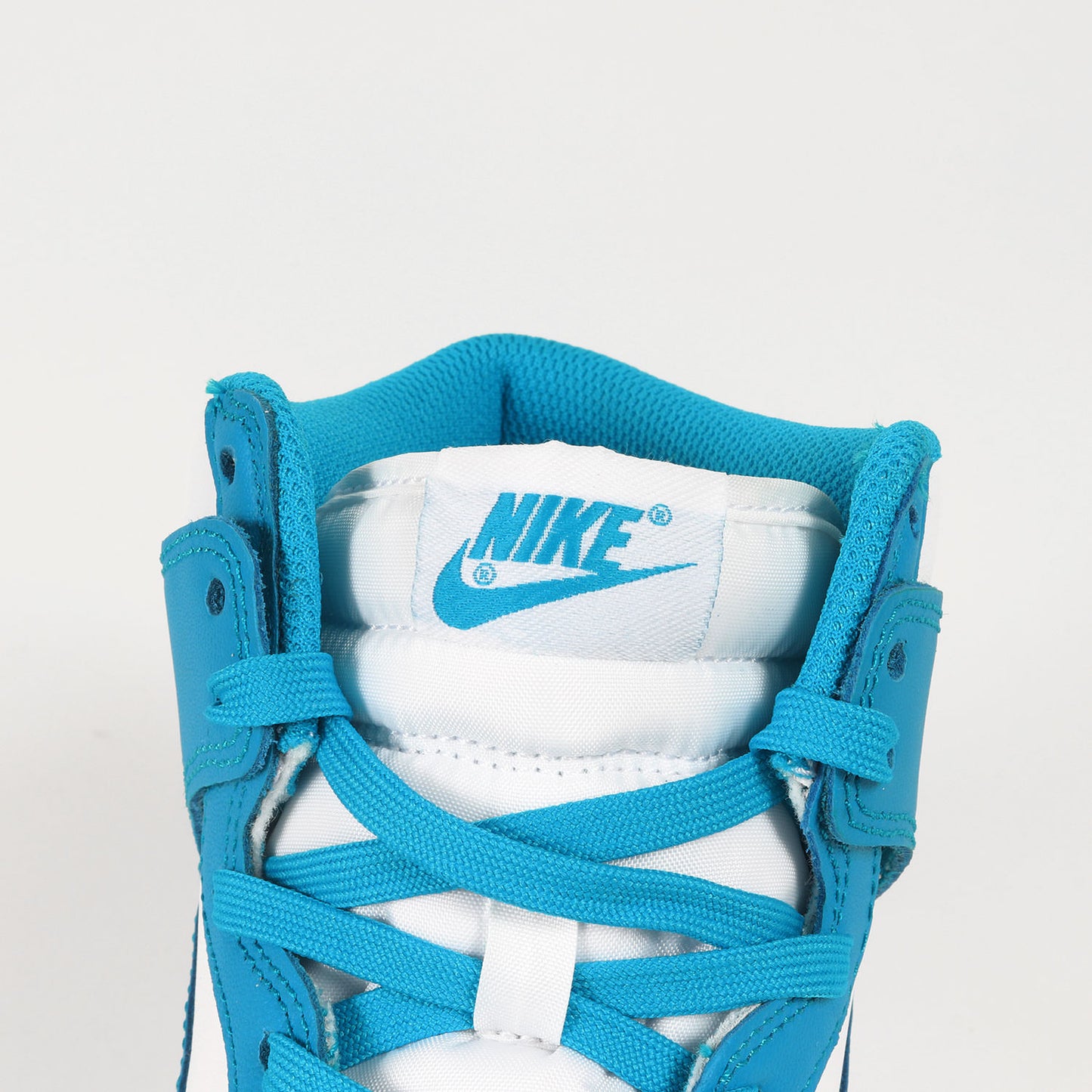 DUNK HI RETRO CHAMPIONSHIP BLUE (DD1399-400)