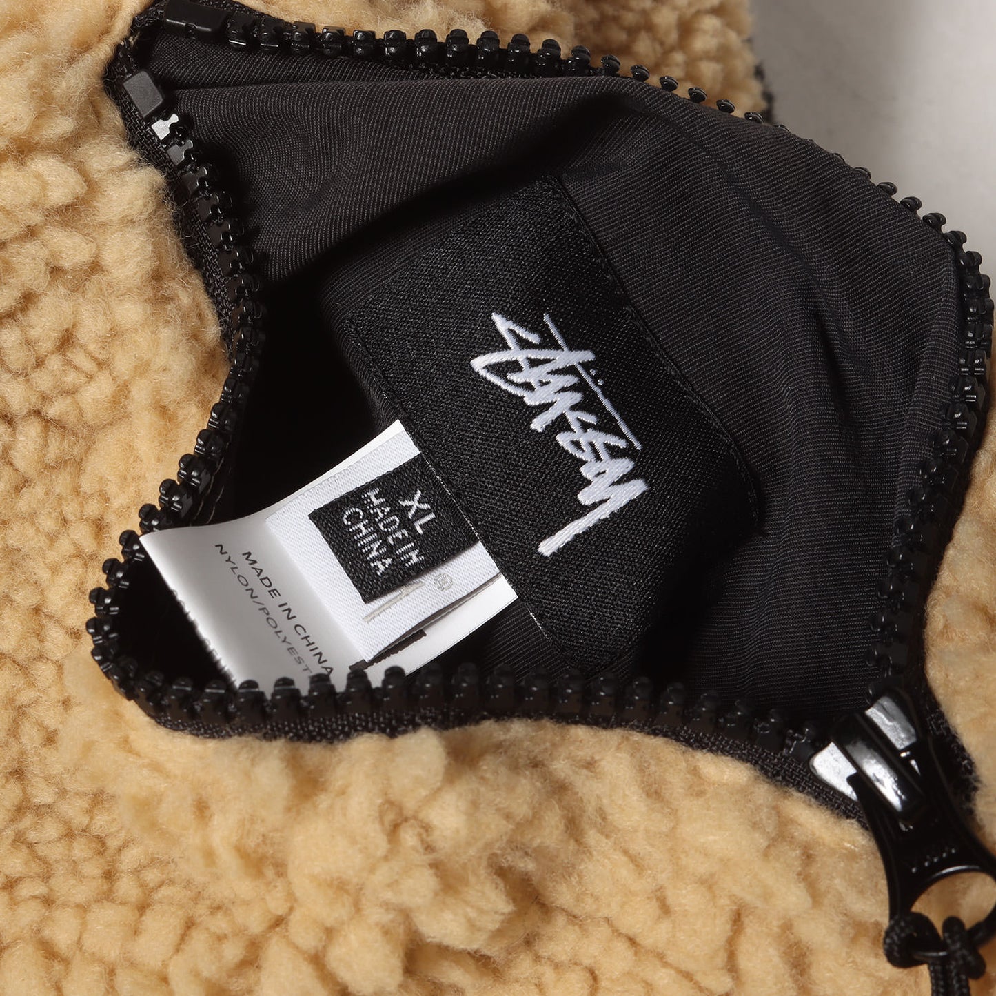 オーストラリア限定 8ボール シェルパフリース リバーシブル ベスト(8 BALL SHERPA REVERSIBLE VEST)