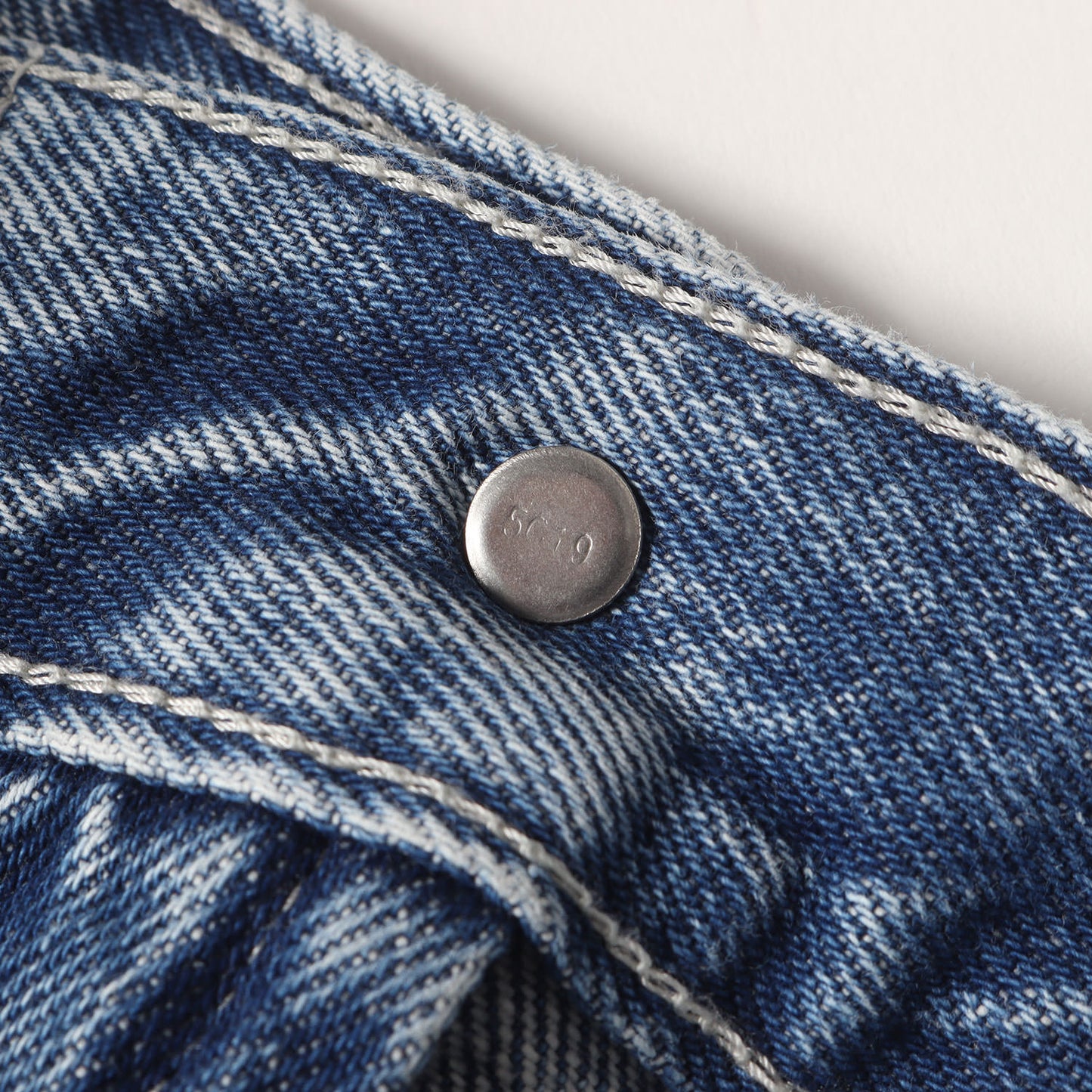 ウォッシュ加工 ルーズフィット ペインター デニムパンツ(STAY LOOSE CARPENTER JEANS)