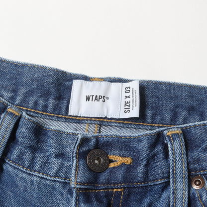 23AW ストーンバイオブリーチ加工 ワイド デニムパンツ(BLUES STRAIGHT / TROUSERS / COTTON. DENIM)