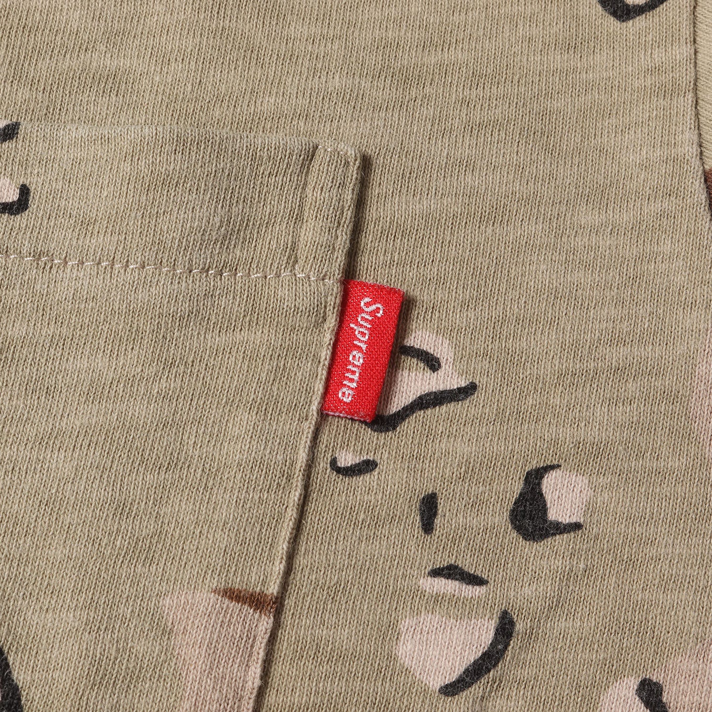 チョコチップデザートカモ ポケット付き ヘビーウェイト Tシャツ(Pocket Tee)