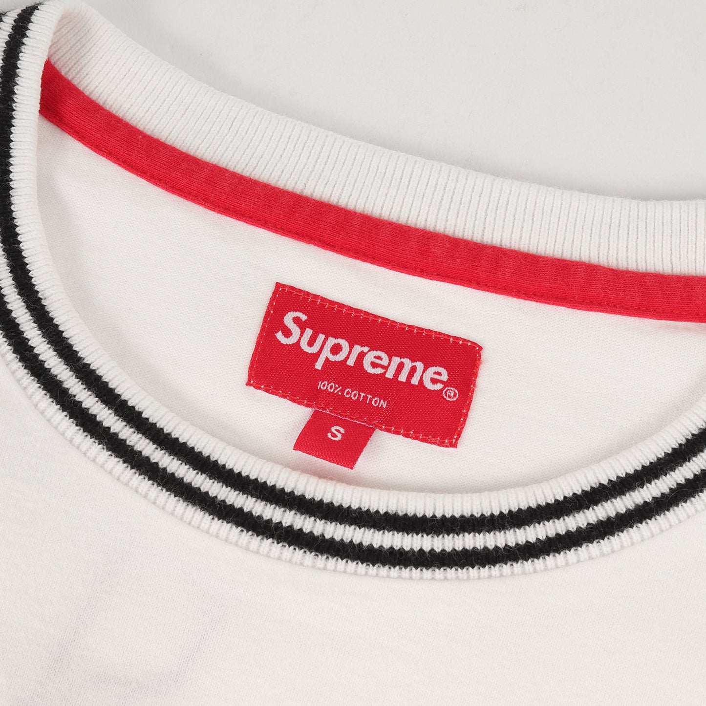 ブランドロゴ リブライン Tシャツ(Striped Rib Tee)