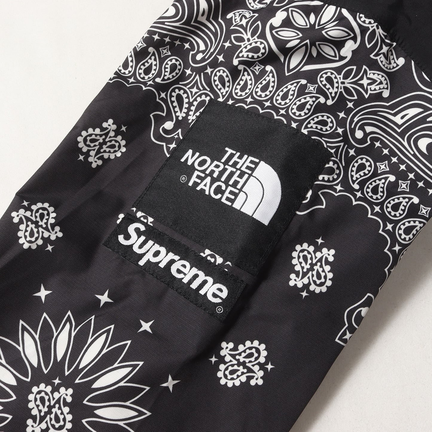 ×THE NORTH FACE バンダナ柄 マウンテンパーカー / ジャケット(Bandana Mountain Parka)