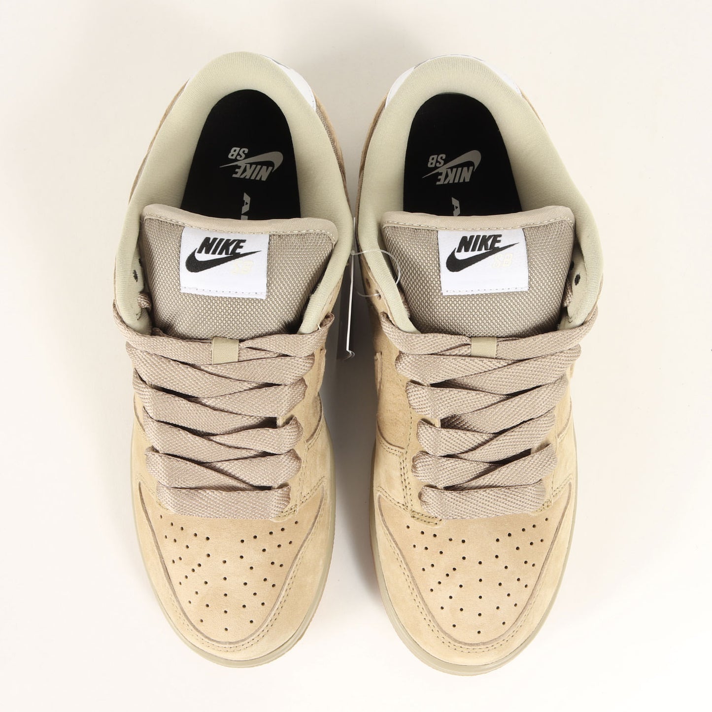SB DUNK LOW PRO B PARACHUTE BEIGE (HJ0367-200)