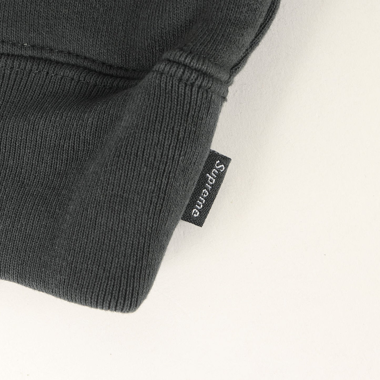 24SS ワッペンロゴ ハーフジップ スウェットパーカー(Wrapped Half Zip Hooded Sweatshirt)