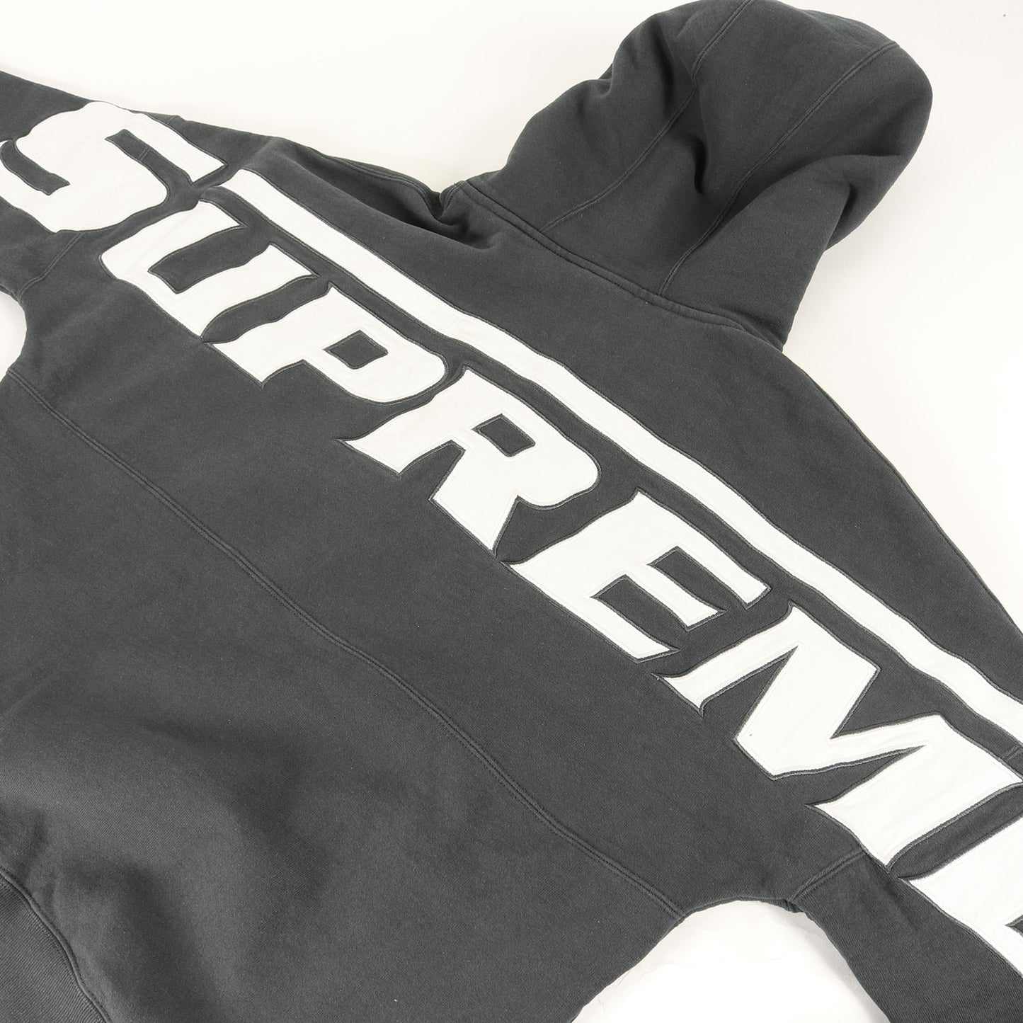 24SS ワッペンロゴ ハーフジップ スウェットパーカー(Wrapped Half Zip Hooded Sweatshirt)