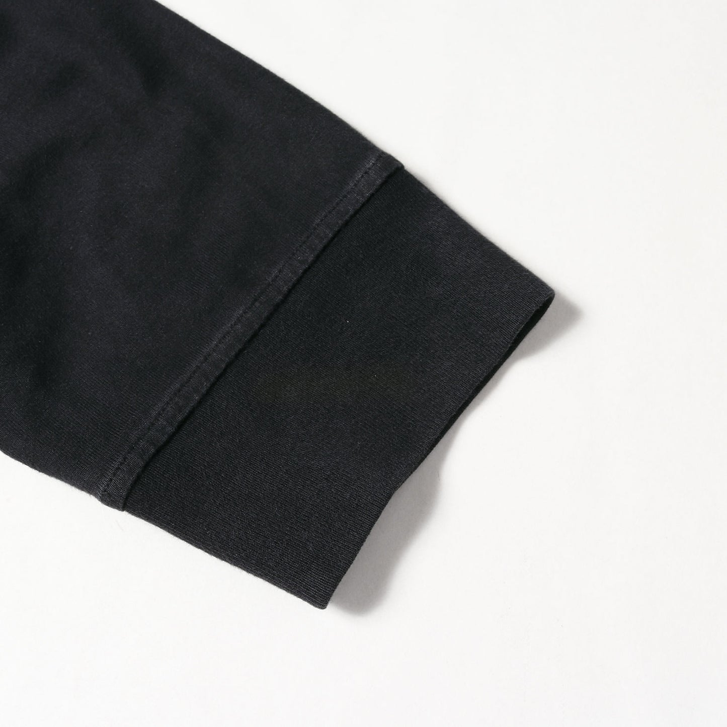 インターナショナルロゴ ロングスリーブ Tシャツ(International L/S Tee)