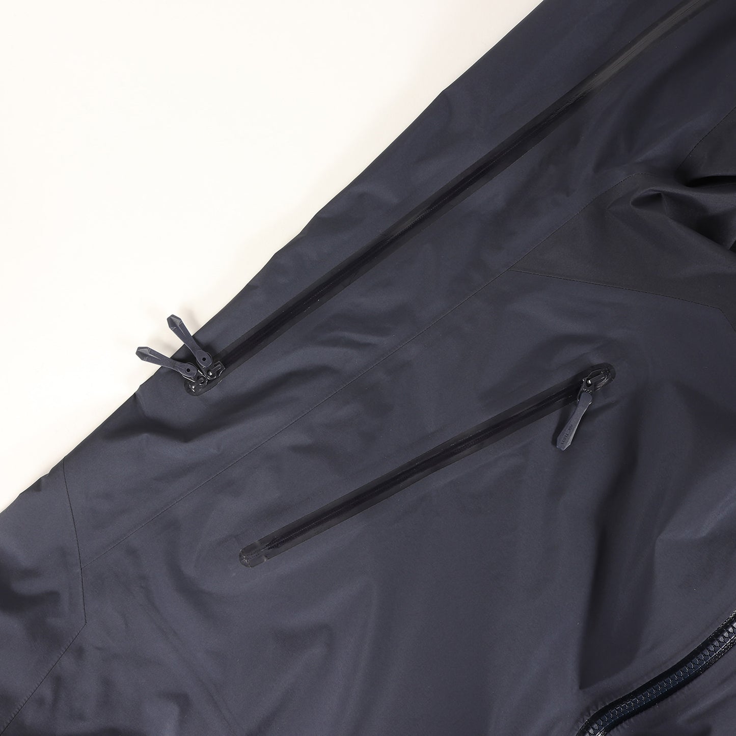 2024年製 GORE-TEX ベータ AR ジャケット (Beta AR Jacket)