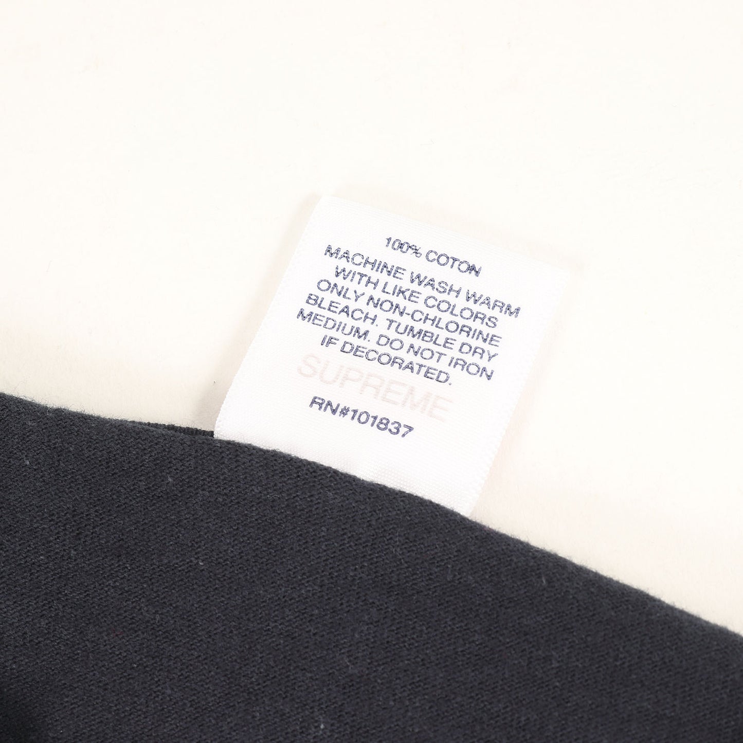 21SS ×KAWS チョークBOXロゴ Tシャツ(Chalk Box Logo Tee)