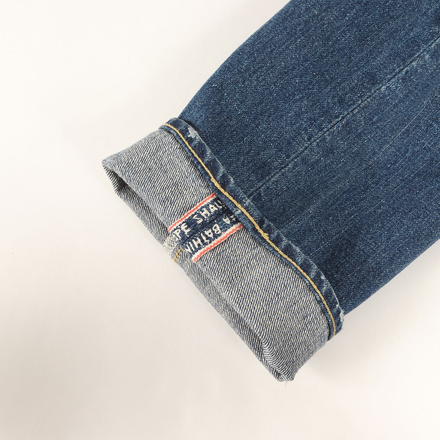 シャーク プリント ヴィンテージ加工 スリムテーパード デニムパンツ