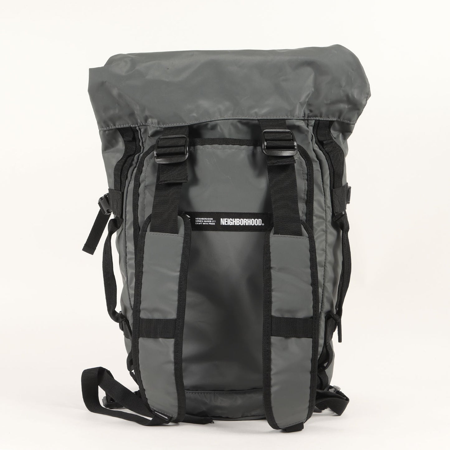 21SS ×AbuGarcia 折りたたみチェア付き ダッフル型 バックパック(NHAB . BASE DUFFLE / P-LUGGAGE)