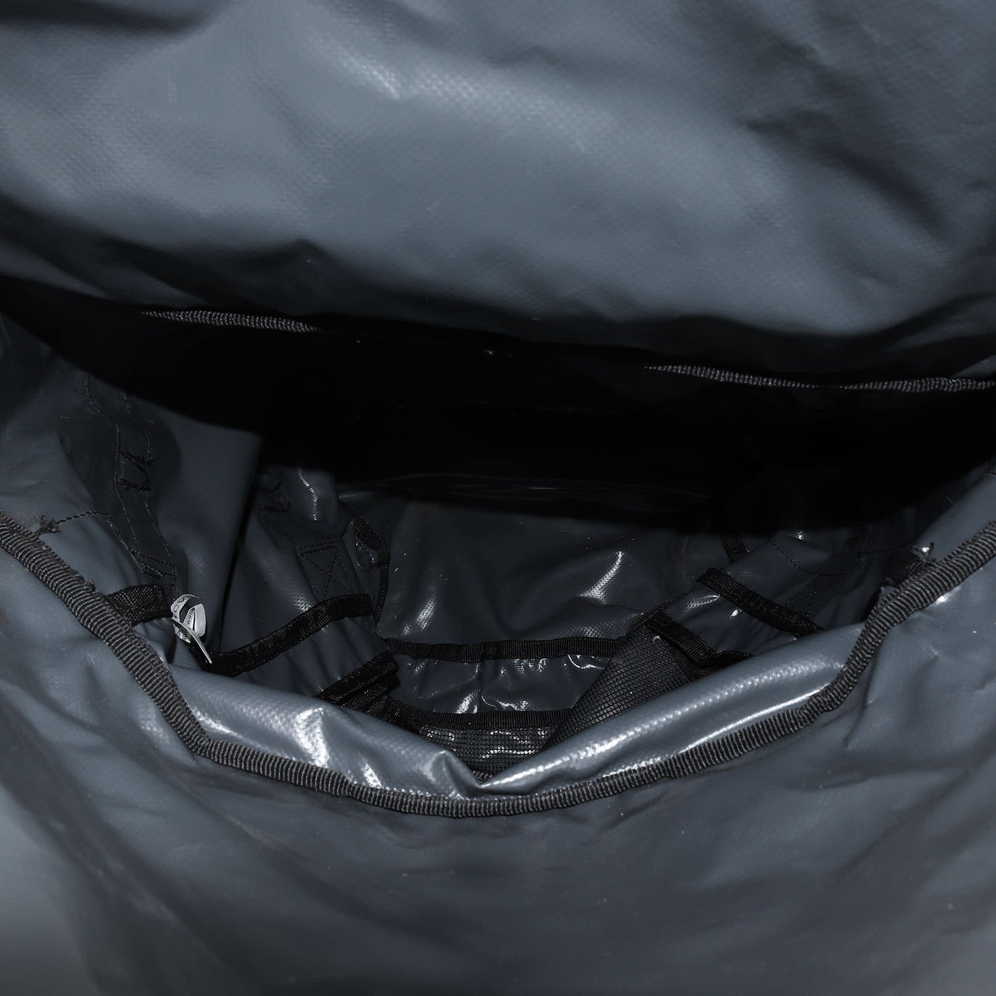 21SS ×AbuGarcia 折りたたみチェア付き ダッフル型 バックパック(NHAB . BASE DUFFLE / P-LUGGAGE)