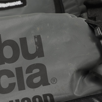 21SS ×AbuGarcia 折りたたみチェア付き ダッフル型 バックパック(NHAB . BASE DUFFLE / P-LUGGAGE)