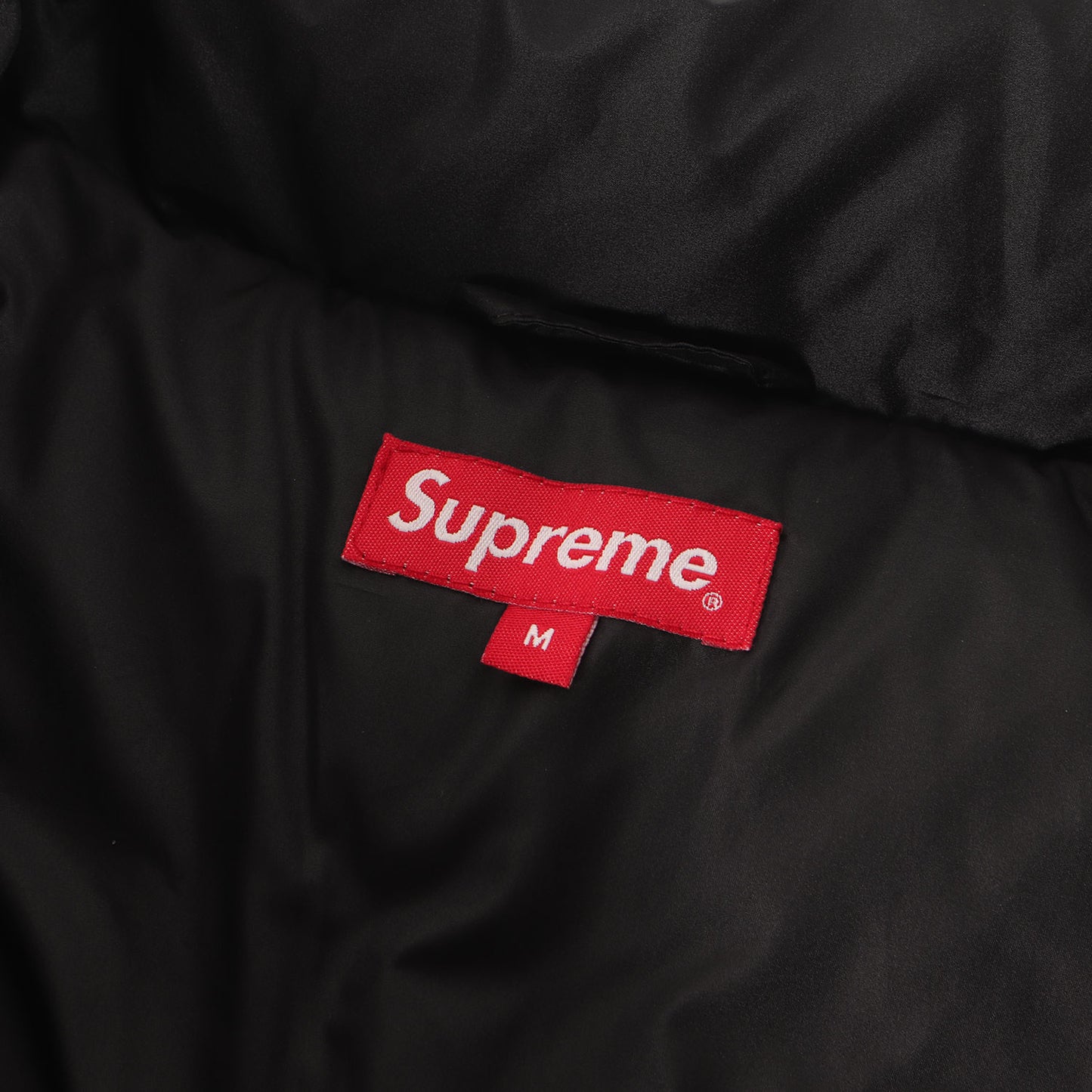 ブランドロゴ柄 パフィー ダウンジャケット(Bonded Logo Puffy Jacket)