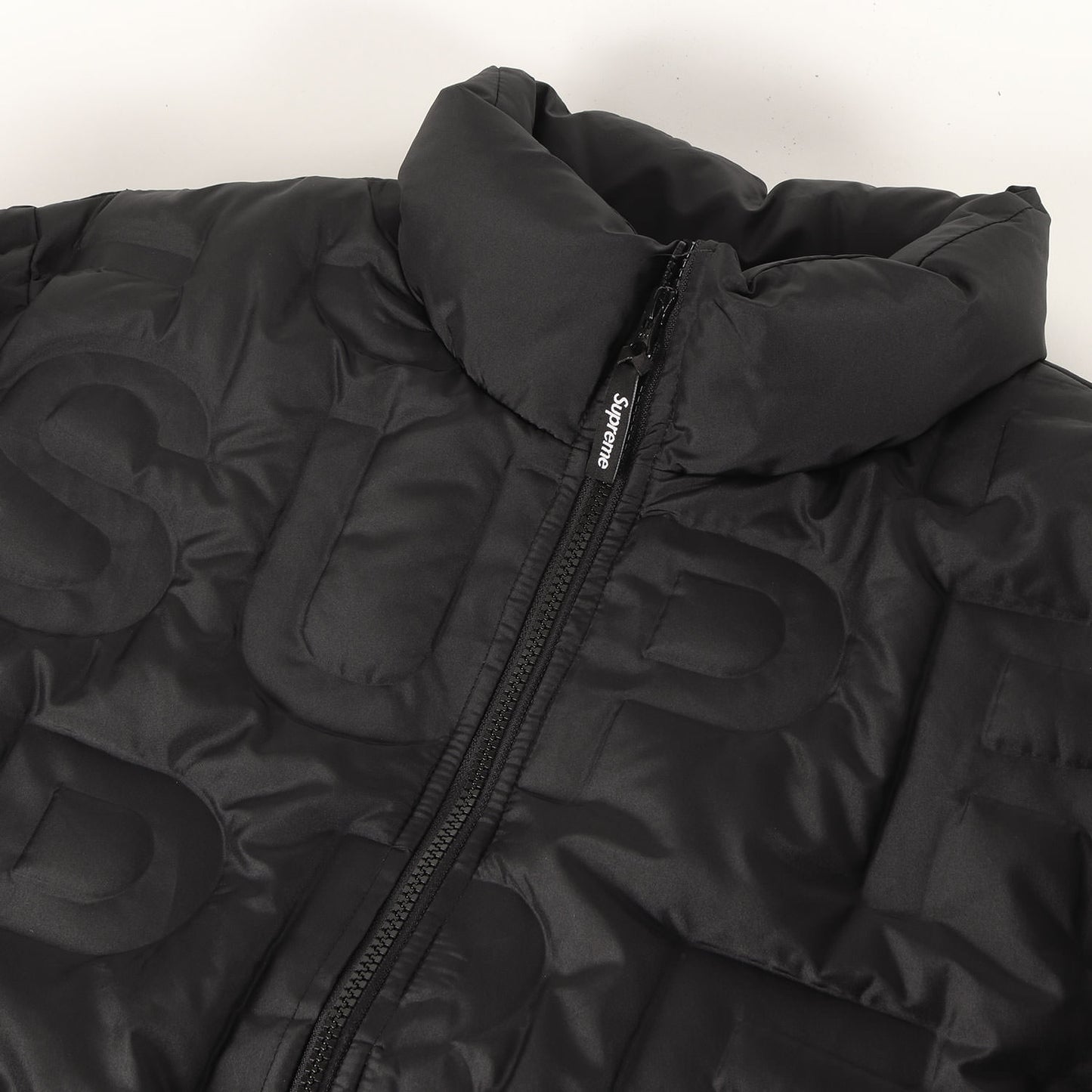 ブランドロゴ柄 パフィー ダウンジャケット(Bonded Logo Puffy Jacket)