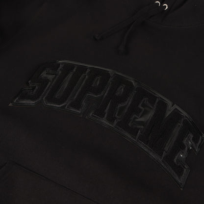 シェニール アーチロゴ スウェットパーカー(Patent Chenille Arc Logo Hooded Sweatshirt)