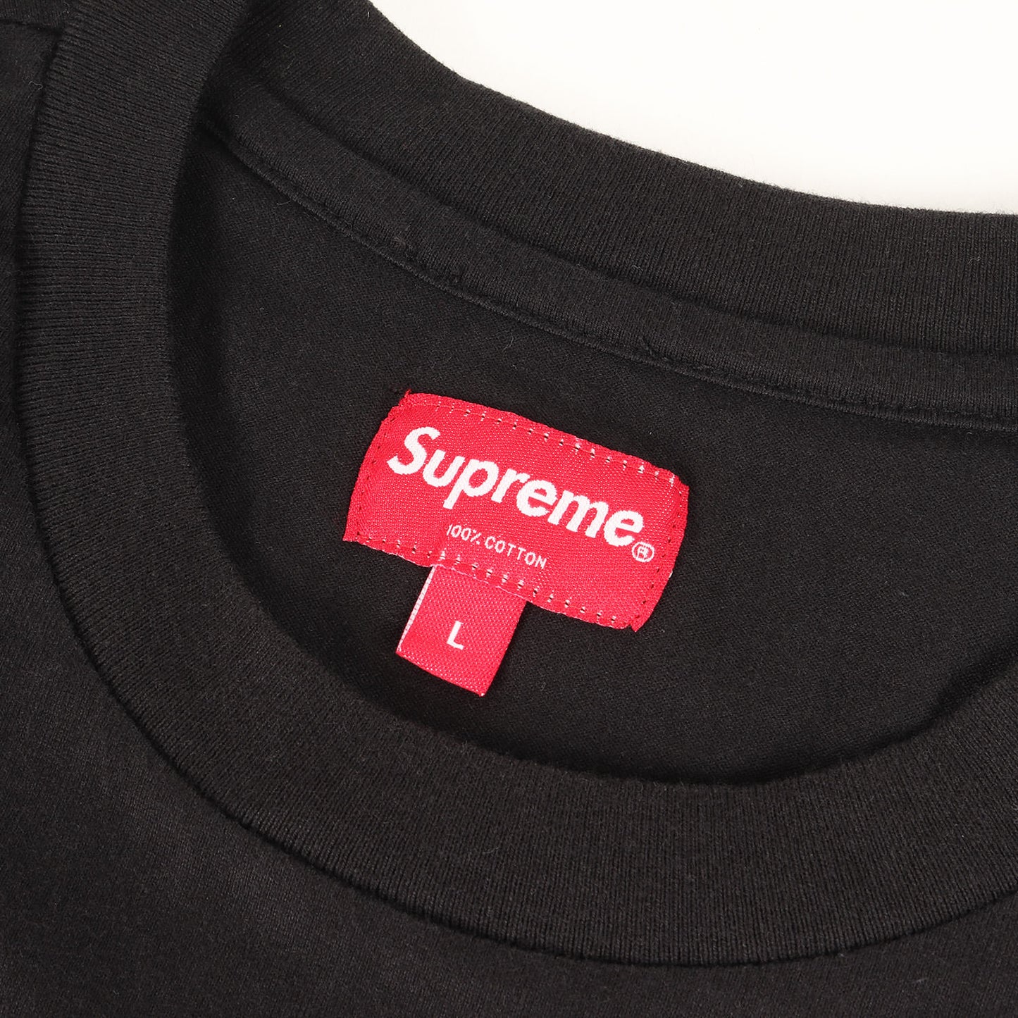 スモールBOXロゴ クルーネック Tシャツ(Small Box Tee)